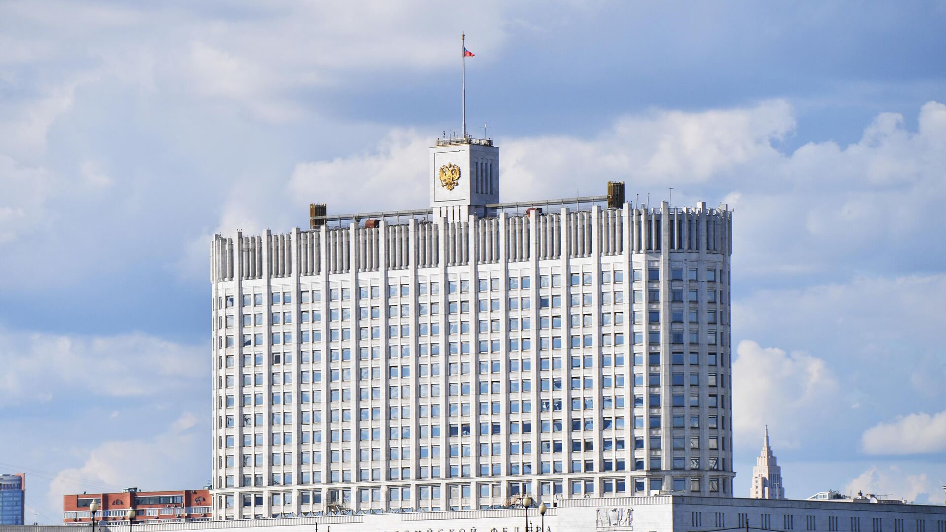 Правительство поддержало проект о штрафах за рекламу незаконных онлайн-игр